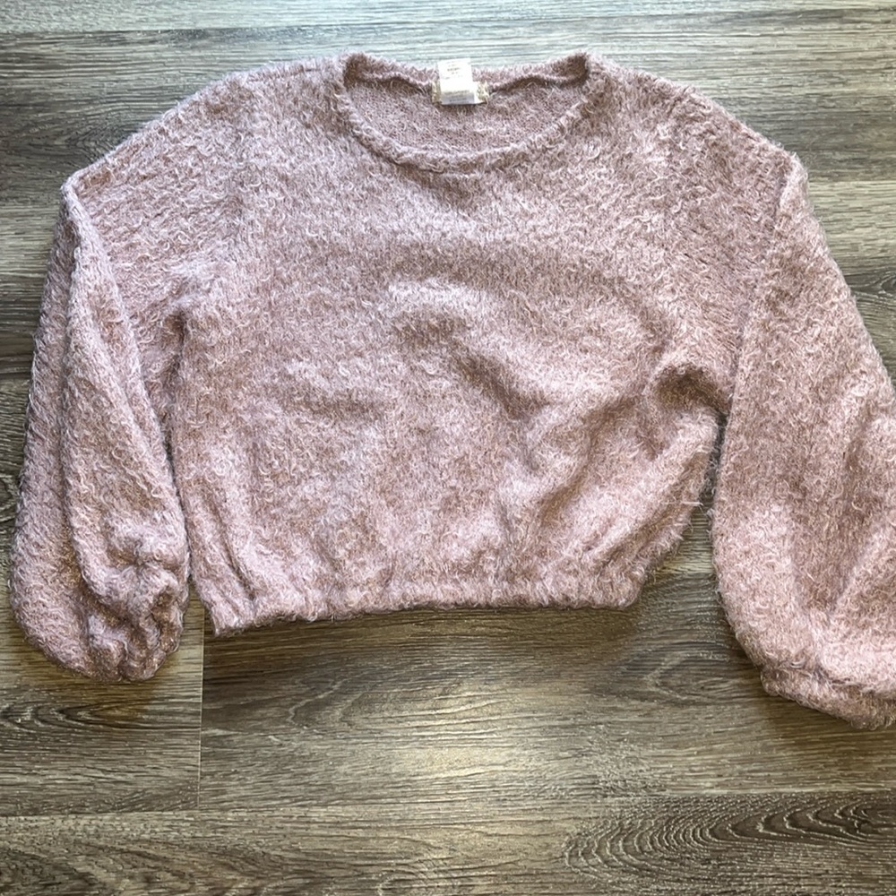 EUC Altar’d State Dusty Rose Cropped Fuzzy Sweater Small